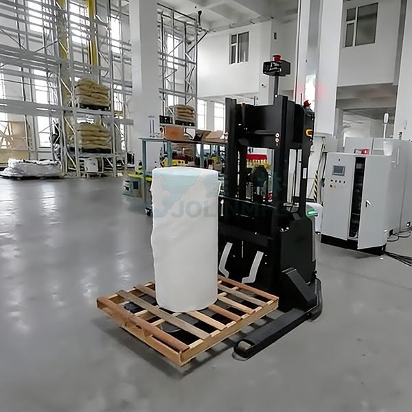 AMR forklift